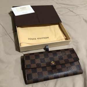 SOLD!!! Louis Vuitton Sarah Damier Ebene Wallet